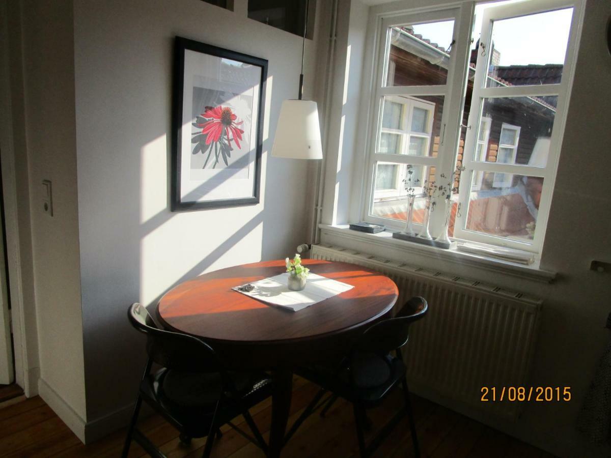 Ferienwohnungen Hebbel Husum  Exteriör bild